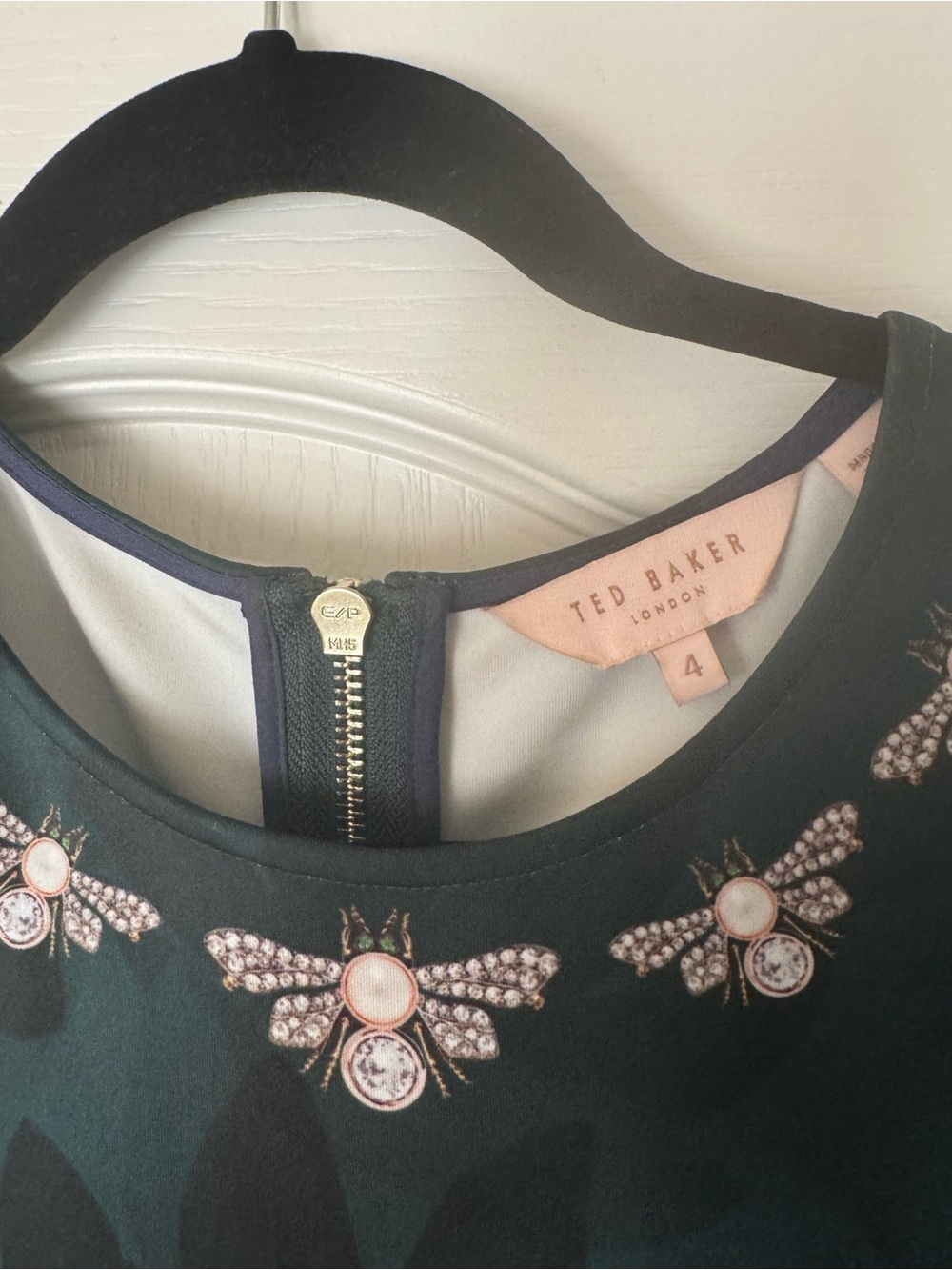 Size 4 Ted Baker Dark Green Bee-Embellished Round Neck Dress - Picture 4 of 4